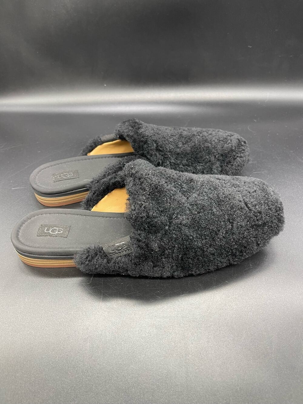 UGG Janaya Cozy Mule Black Sheepskin Size 7.5